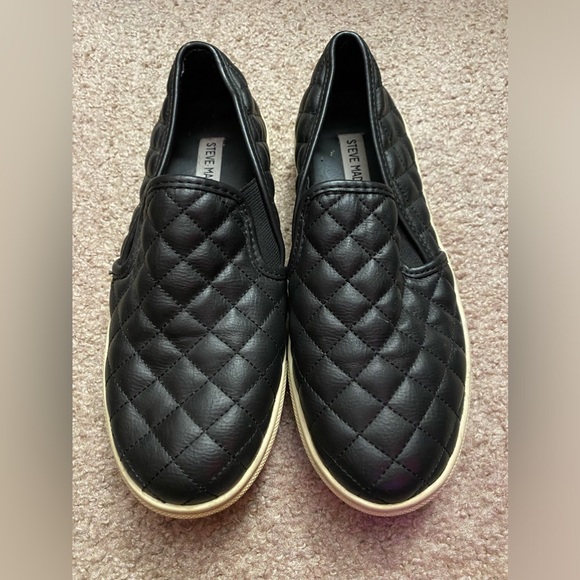 STEVE MADDEN  Black Slip on sneaker shoes Vegan leather upper Size 7.5
Cute - Picture 1 of 6